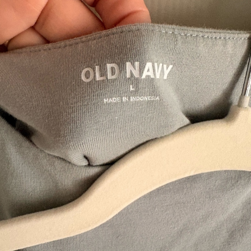 2 Old Navy Women's Light Blue Tank Top - Picture 3 of 4